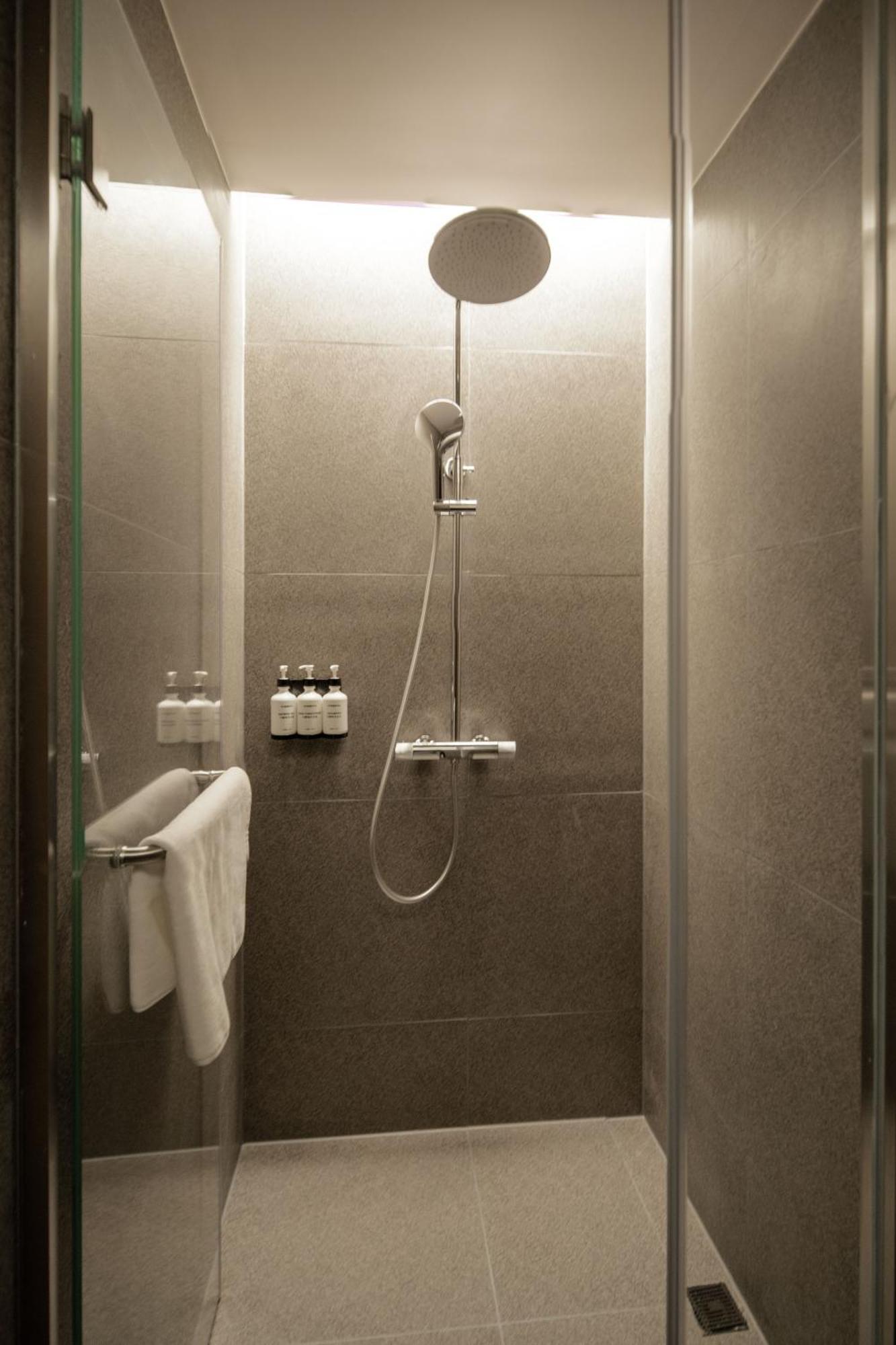 The Yard Hotel Shanghai Hotel 3*