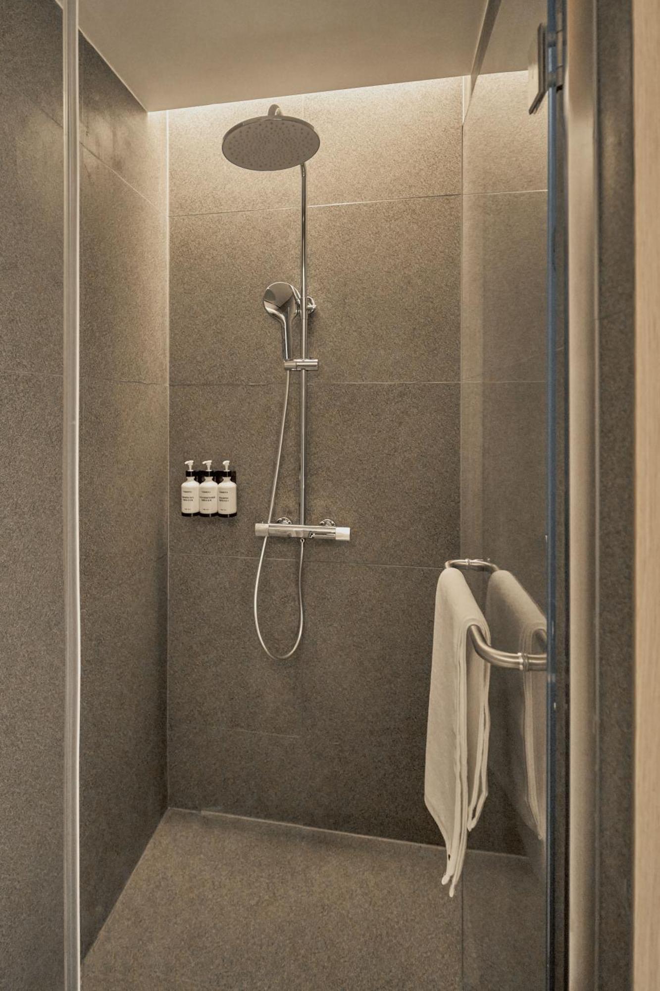 The Yard Hotel Shanghai 3*